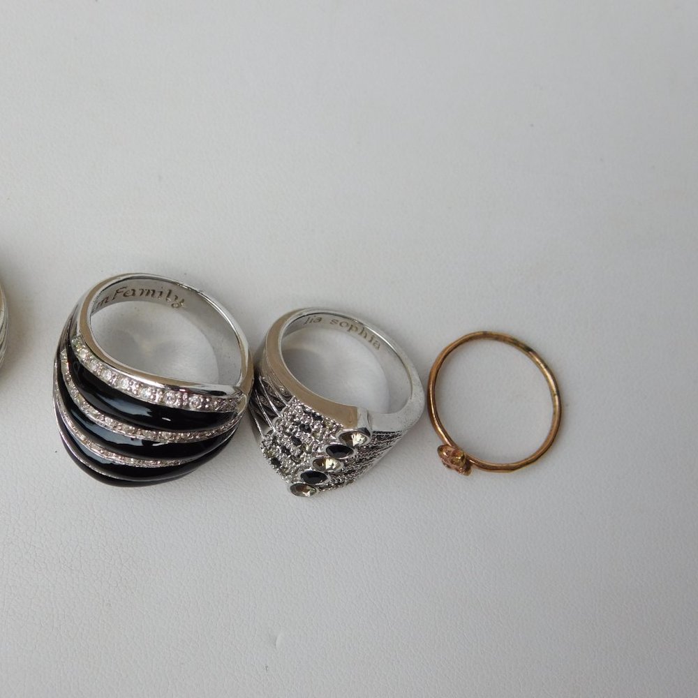 Vintage Lot of Six Rings includes lia sophia and Kiam Family - Picture 5 of 10